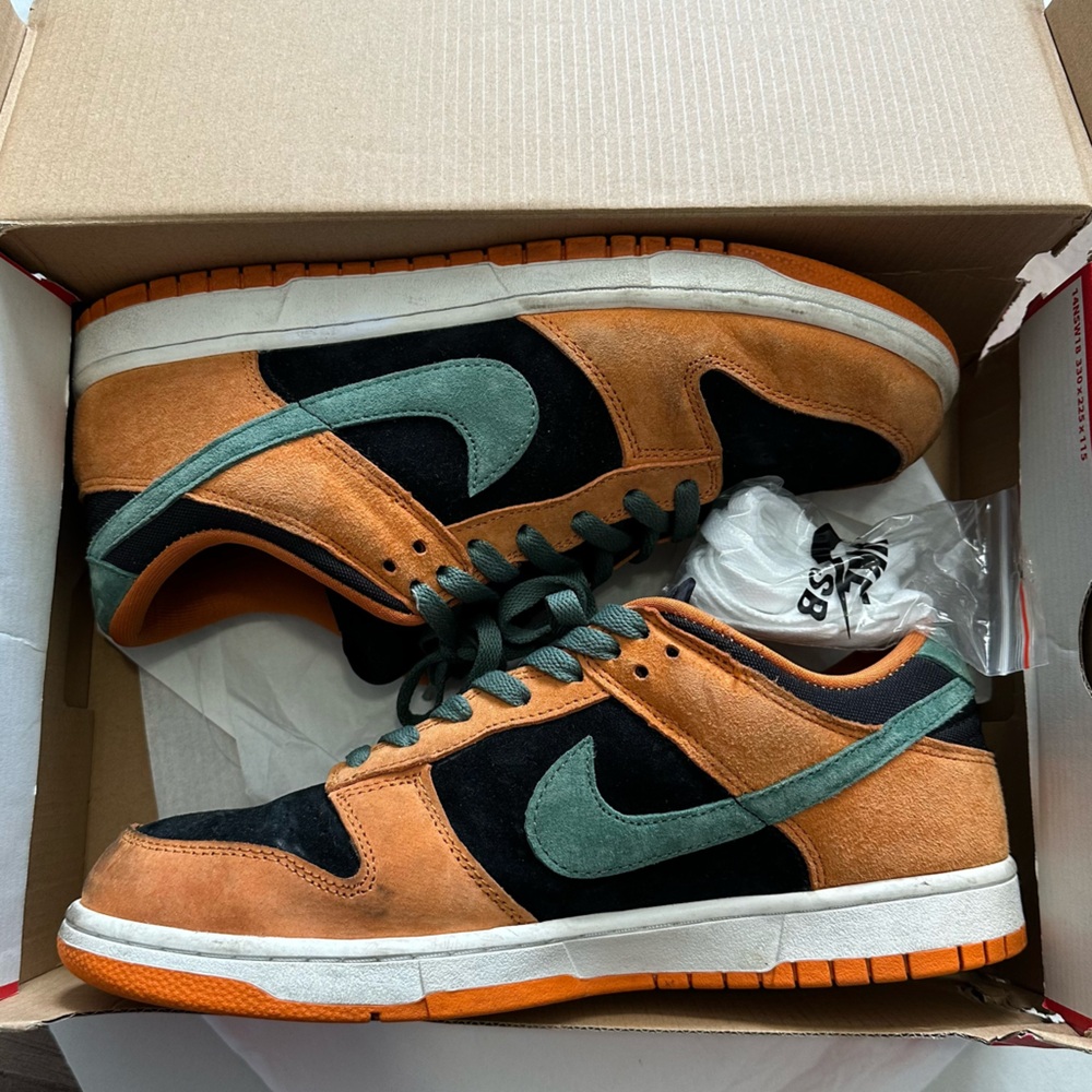 Nike SB Dunk Low in Orange and Teal